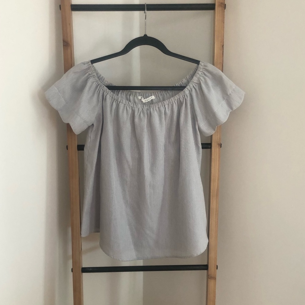 Off the should summer top